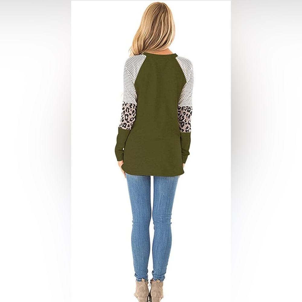 Raglan style long sleeve shirt. Size 2X - Picture 2 of 10